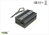 Chargeur de batterie portatif de 12 volts 6 ampères d'universel 110 - 240 VCA entrés avec le logement en aluminium