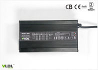 Chargeur de batterie d'ion de 212*105*60 millimètre Li 36 volts 8 ampères avec le VCA d'entrée de PFC 110 à 240