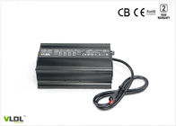 le chargeur de batterie de HT de 72V 6A 2,5 kilogrammes pour la batterie LiFePO4 emballe avec la caisse argentée noire