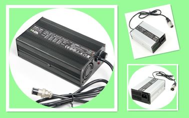 12 volts 10 ampères de batterie de haute fréquence futée de chargeur pour Li/batterie au plomb